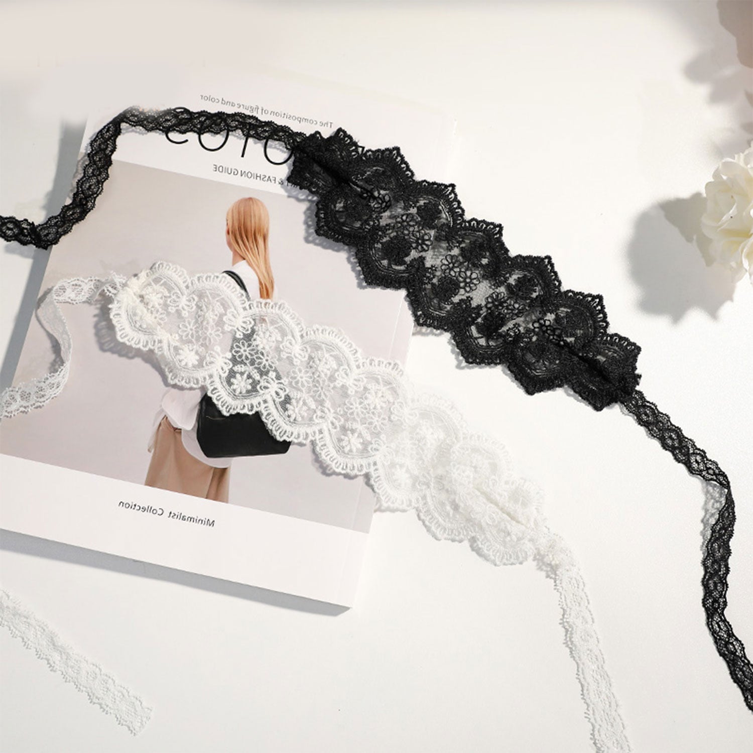 Fee Et Moi - Sexy Mysterious See-Through Lace Eye Mask in White